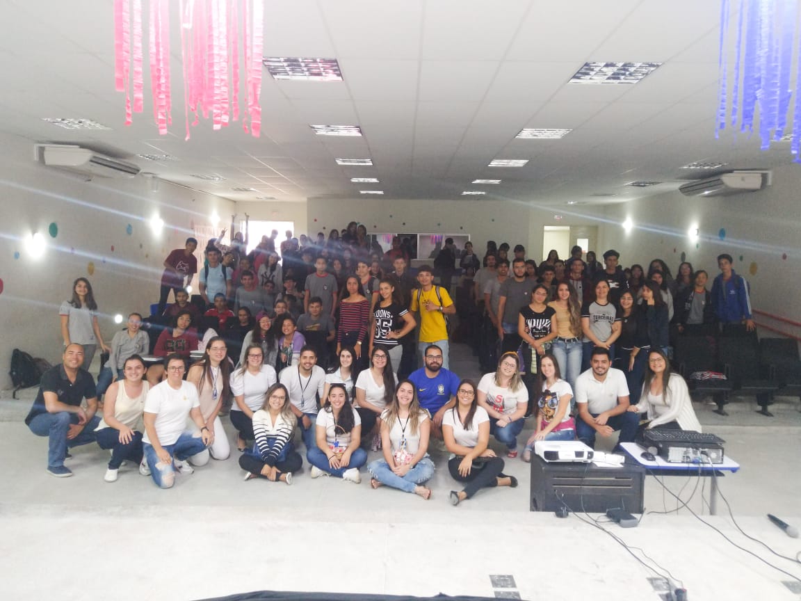 Atividade Educativa na Escola Estaudal UBSF PET Alunos Enferm Alunos EnsMedio CUITE